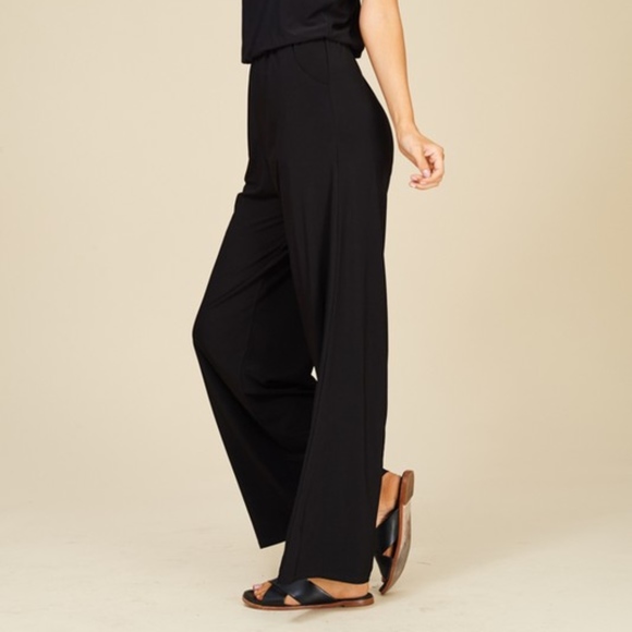 Black Wide Leg Loose Fit Jumpsuit - Picture 2 of 8